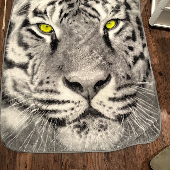 Siberian Tiger Fleece Blanket 5 by 4 - Picture 2 of 4